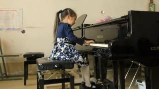 Аида Филиппова (6 лет) Бах Маленькая прелюдия ре минор класс преподавателя Честных Оксаны Юрьевны