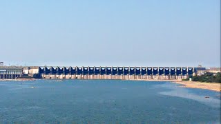 Train Crosses Almatti Dam In Karnataka