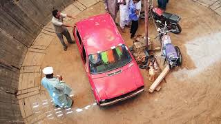 گاؤں کے میلے میں موت کا کنواں بہت ہی خطرناک منظر موٹرسائیکل اور کار ایک ساتھ