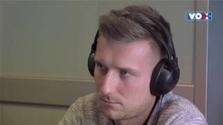 DJ Adamus jako zły chłopiec
