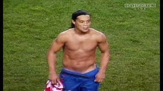 12 Times Ronaldinho Surprised The World