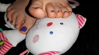262 - sexy barefeet & trampling
