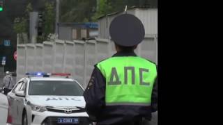 Машина въехала в стену Театра Российской армии в Москве