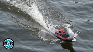 Revell RC Speedboat Maxi unboxing and first run ? FT009 Race Boat
