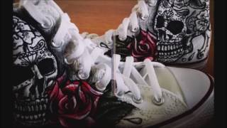 Come dipingere le All Star: teschio e fiori