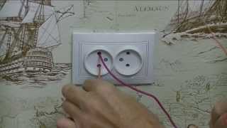 Как проверить напряжение в розетке?