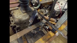 Самодельный трактор.Процесс сборки.Подключение троса газа.#48