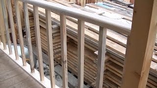 Перила для крыльца из дерева своими руками. Олени возле дома.