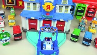 Robocar Poli car toy rescue center and Kinder Joy Surprise eggs toys