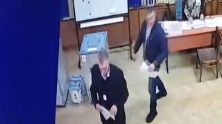Вброс бюллетеней на выборах 2018 в Волгограде