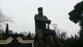 ПАМЯТНИК ЦАРЮ - РЕАКЦИОНЕРУ АЛЕКСАНДРУ 3 В ЛИВАДИИ