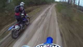 Yamaha WR450F прохват по лесу