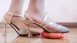 sexy nylon feet in high heels trample tomatos