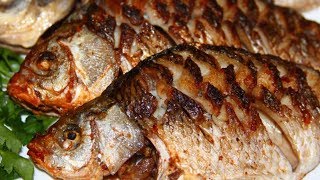 Карась жареный в сметане и карась в панировке. Пальчики оближешь.