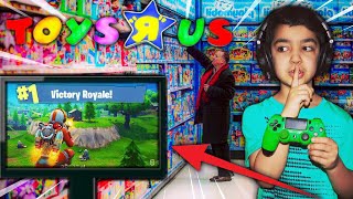 THIS 5 YEAR OLD KID WON A GAME OF FORTNITE IN TOYS R US! | MY LITTLE BROTHER GETS A VICTORY ROYALE