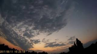 Вечернее небо таймлапс. Бегущие облака на закате