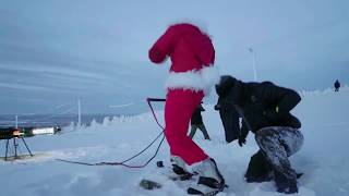 ЧЕЛОВЕК ЛЕТИТ НА ДРОНЕ зимой