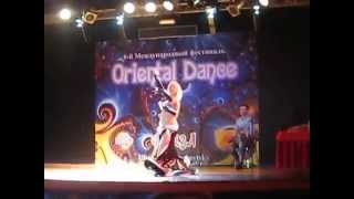 Показательное выступление Дарина Константинова на фестивале "Oriental Dance Faiza"