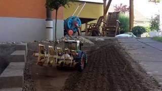 RC Traktor im Einsatz mit optimiertem Wendepflug von ML-Tec , RC Construction