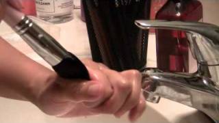 How to Deep Clean Makeup Brushes