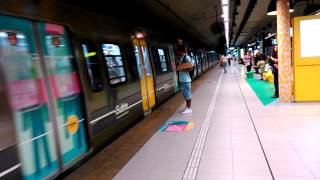 Subte Línea D - Formaciones P y F en estación Plaza Italia