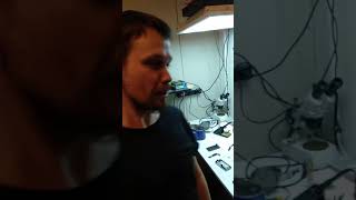 Что будет если проткнуть ЖК телевизор отвёрткой.