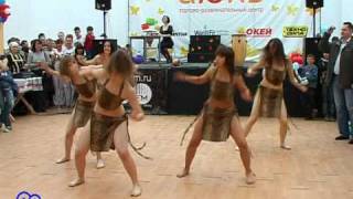 Primitive dance - девочки зажигают.