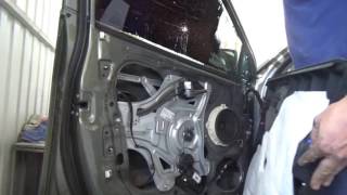 Как снять обшивку дверей Hyundai iX-35.