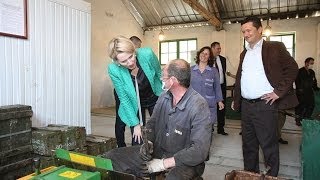 Kodheli inspekton Uzinën Ushtarake në Gramsh