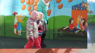 Прогулка на свежем воздухе  - детский сад Sun School в К/П ИРБИС п. Котово Истринский район