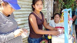 pasamos a comprar granisadas con una Simpatica Jovencita de 13 anos.  su amabilidad nos Encanto