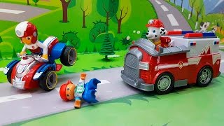 Видео для детей с игрушками Щенячий Патруль на русском - Подвиг Чарли!
