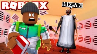 GRANNY FOLLOWED ME TO SCHOOL IN ROBLOX