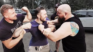 ОДИН ПРОТИВ ПЯТИ! Боксер разбирает ситуацию драки Коваленко - Зелимхан