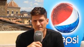 Daniel Rathjen im Interview mit Mario Gomez