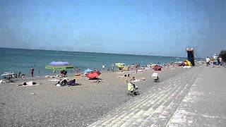 Пляж в разгар сезона в Крыму, пос. Николаевка