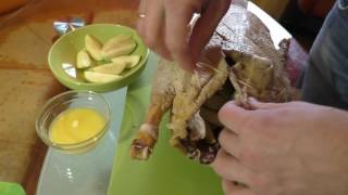 Гусь с яблоками в духовке простой рецепт.