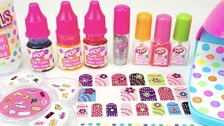 Открываем детский игровой набор для маникюра