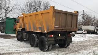 Девушка за рулем КАМАЗа