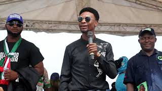 THE NIGERIAN COMEDIAN - I GO DIE PERFORMING ON STAGE