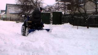 Самодельный мини трактор. Чистка снега