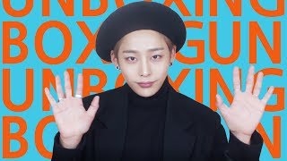 [?오늘의 택배?] 쓸데없는 40만원치 택배뜯기 l 서울라이트