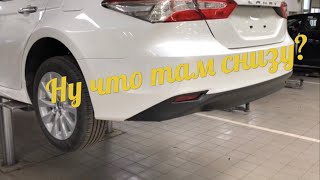 New Toyota 70 Camry 3.5 люкс ( бежевый салон). Машина на подъёмнике. Замер по бордюру.