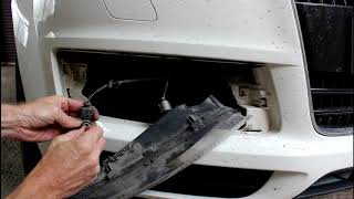 Замена лампочки переднего габарита на АУДИ Q7 2008 AUDI Q7 3,0 дизель