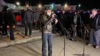 „იჯექი ციხეში!“ - სააკაშვილის ქუთაისელმა მოწინააღმდეგეებმა ციხესთან აქცია გამართეს