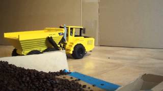 Lego technic wheel loader Volvo L350F loading lego dump truck