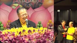 命中两次婚姻，二婚夫妻打闹但难以离婚。出手大方，有女人缘，台长点拨勿惹桃花；合伙生意才有财运