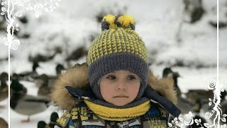 Шапка с ушками спицами. Двухцветная шапка спицами.