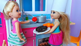 ОСТОРОЖНО, СУП! Помогли маме ) Играем в куклы - Мультик Барби