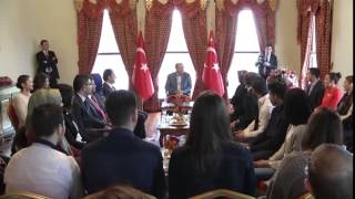Cumhurbaşkanı Erdoğan, İsviçre'de Yaşayan Türk Gençleriyle Görüştü